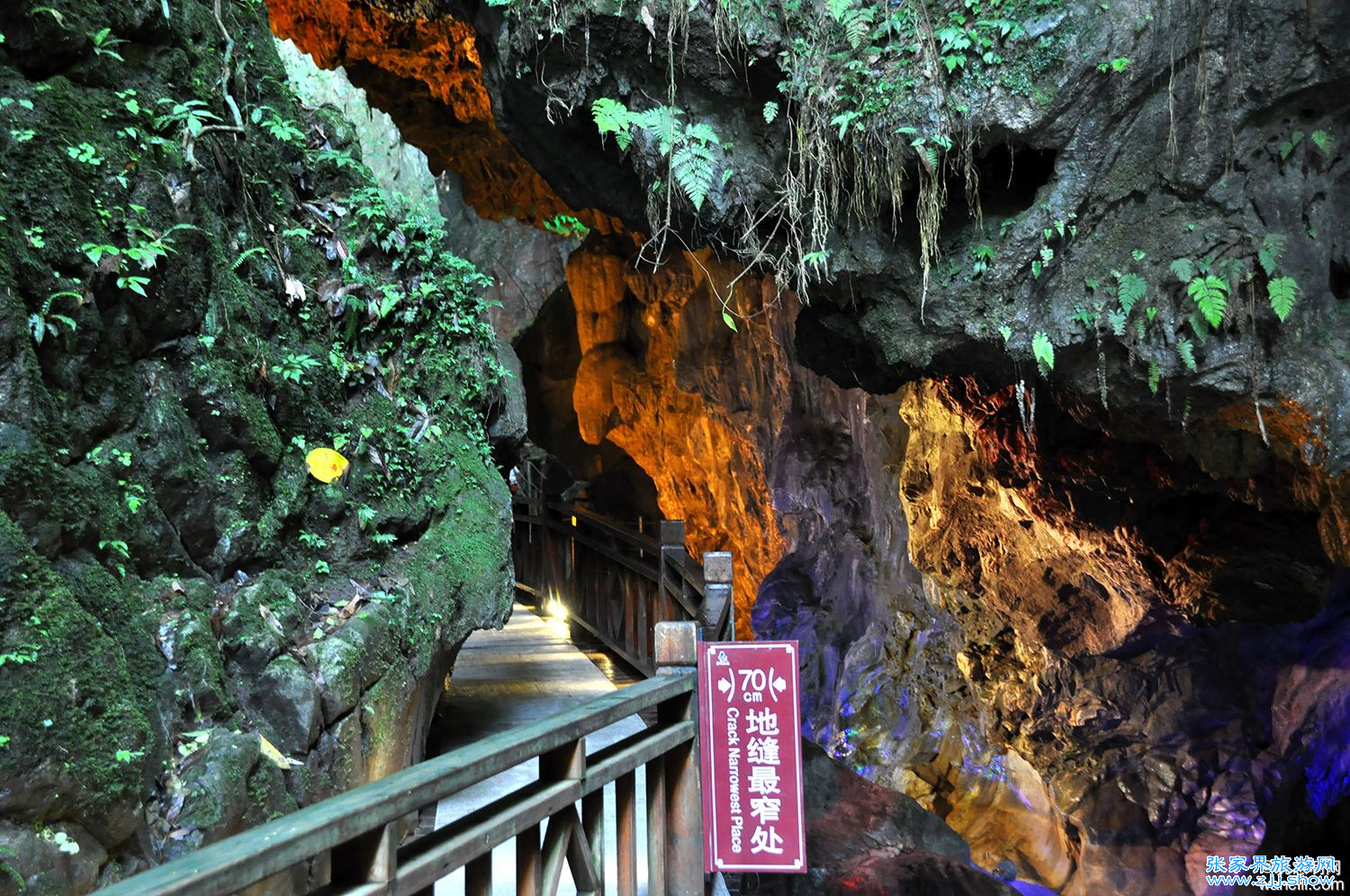 天气渐热，消夏避暑哪里去？恒温19度张家界地缝告诉你答案
