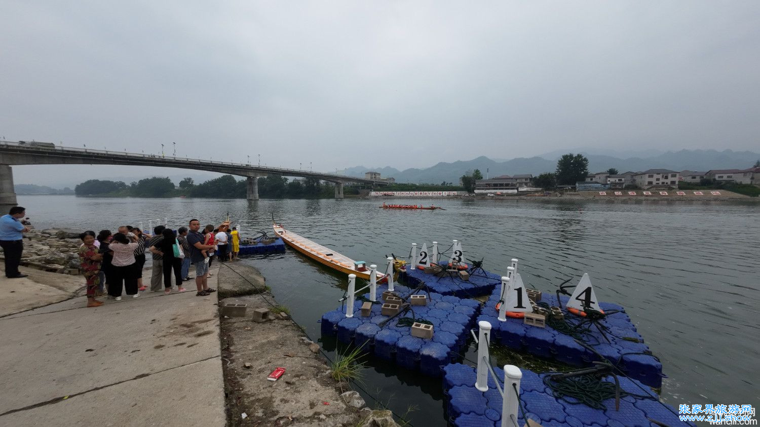 2024年慈利“二端午”龙舟赛前夕，亲身体验在澧水河划龙舟