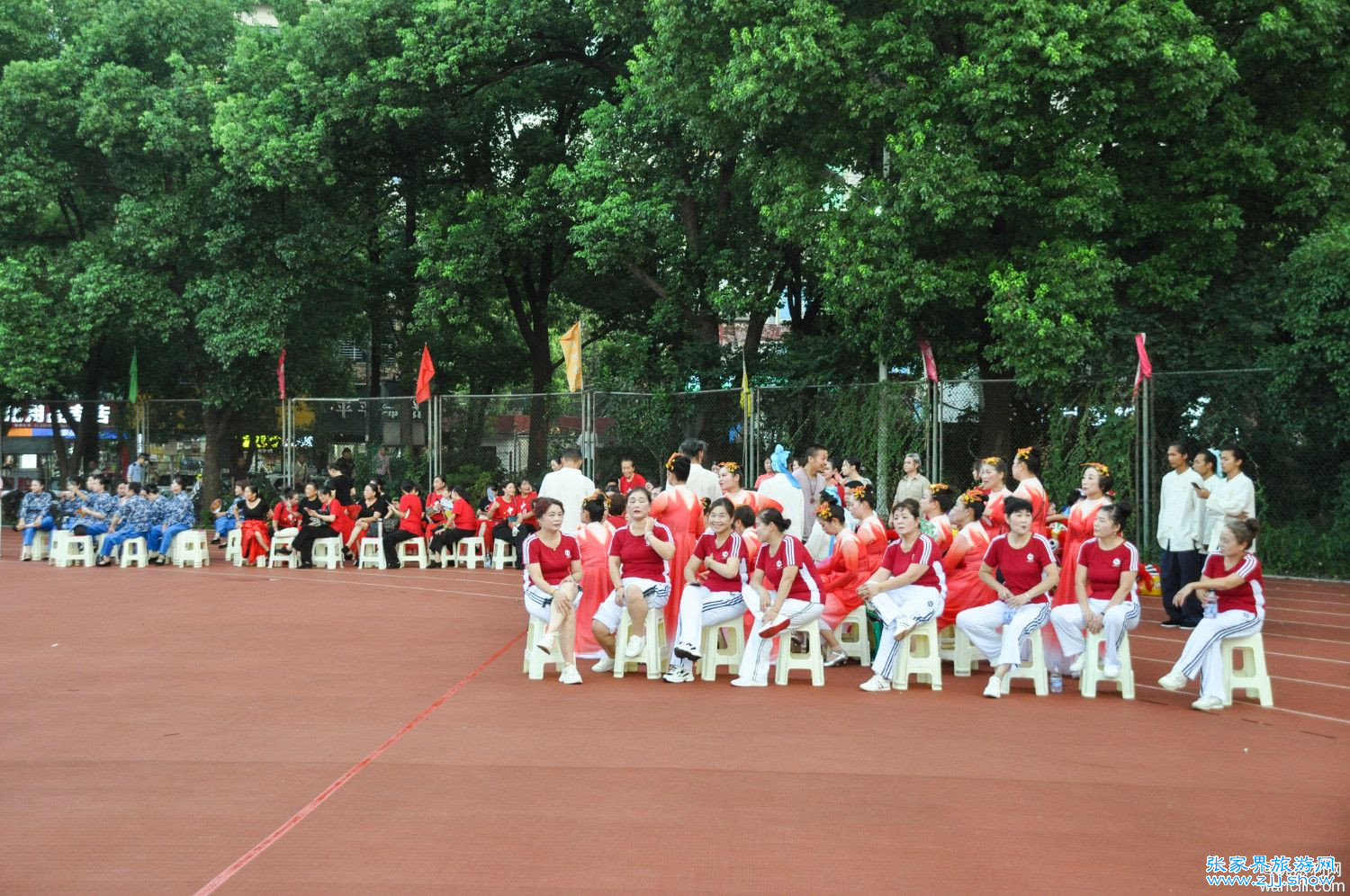 慈利县2024年庆祝新中国成立75周年广场舞艺术拓展表演图集