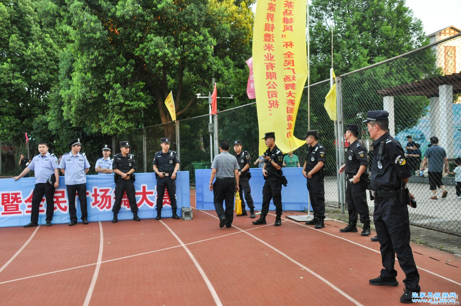慈利县2024年庆祝新中国成立75周年广场舞艺术拓展表演图集