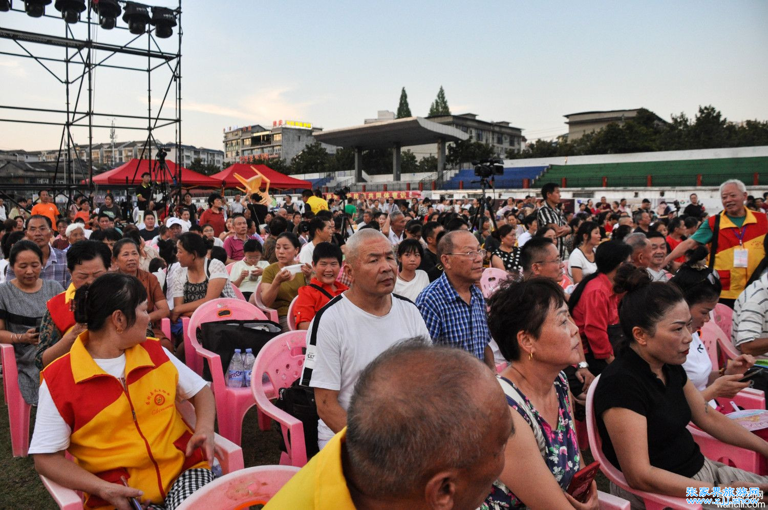 慈利县2024年庆祝新中国成立75周年广场舞艺术拓展表演图集