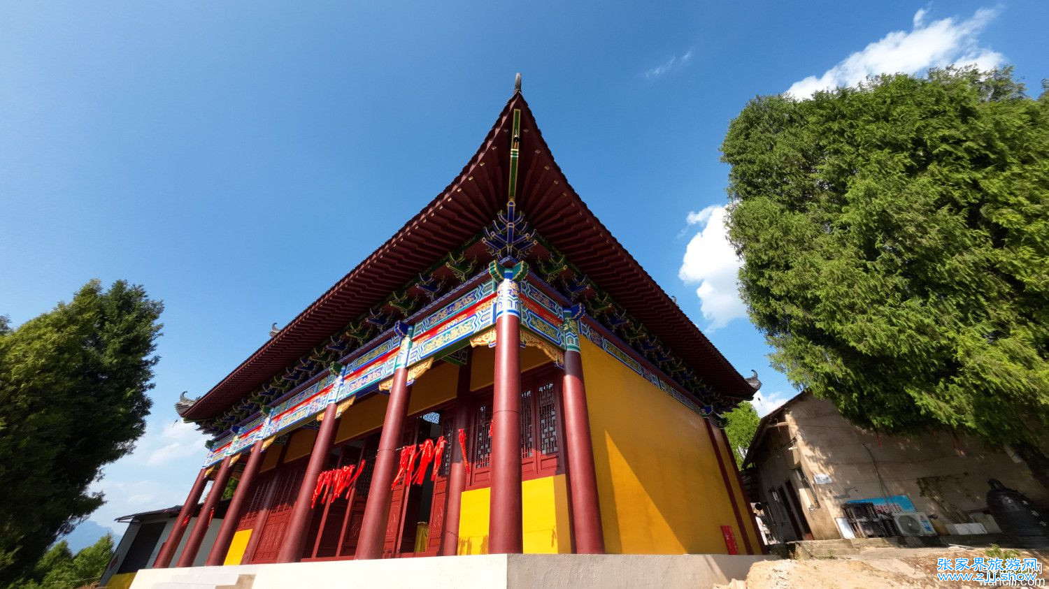 慈利县青山村慈善寺大殿已完工，但离正式开放还有一段距离